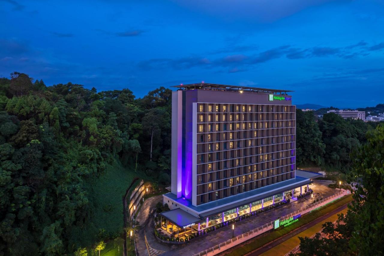 Holiday Inn Express Kota Kinabalu City Centre, An Ihg Hotel Exterior photo